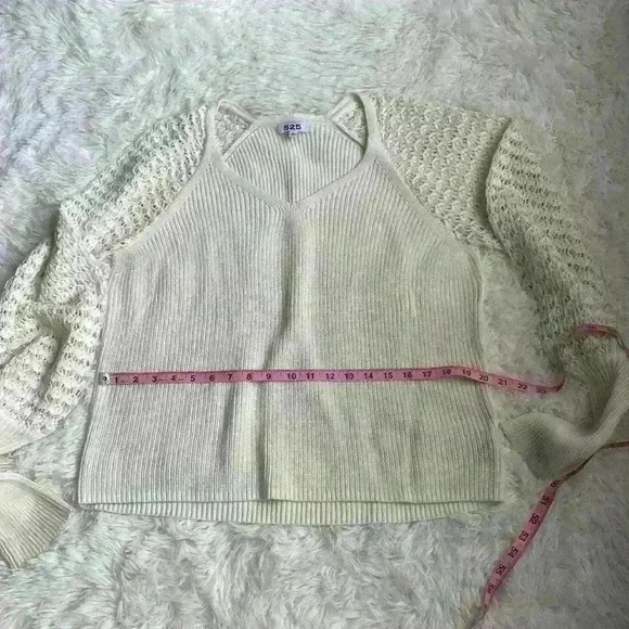 525 Women’s cream color sweater with crocheted poet sleeves. Size XL. - Picture 5 of 7